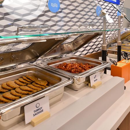 Holiday Inn Express & Suites Clinton By Ihg Εξωτερικό φωτογραφία