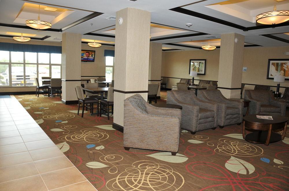 Holiday Inn Express & Suites Clinton By Ihg Εξωτερικό φωτογραφία