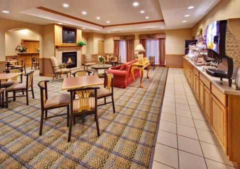 Holiday Inn Express & Suites Clinton By Ihg Εξωτερικό φωτογραφία