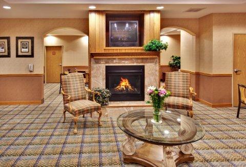 Holiday Inn Express & Suites Clinton By Ihg Εξωτερικό φωτογραφία