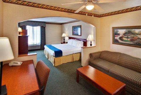 Holiday Inn Express & Suites Clinton By Ihg Εξωτερικό φωτογραφία