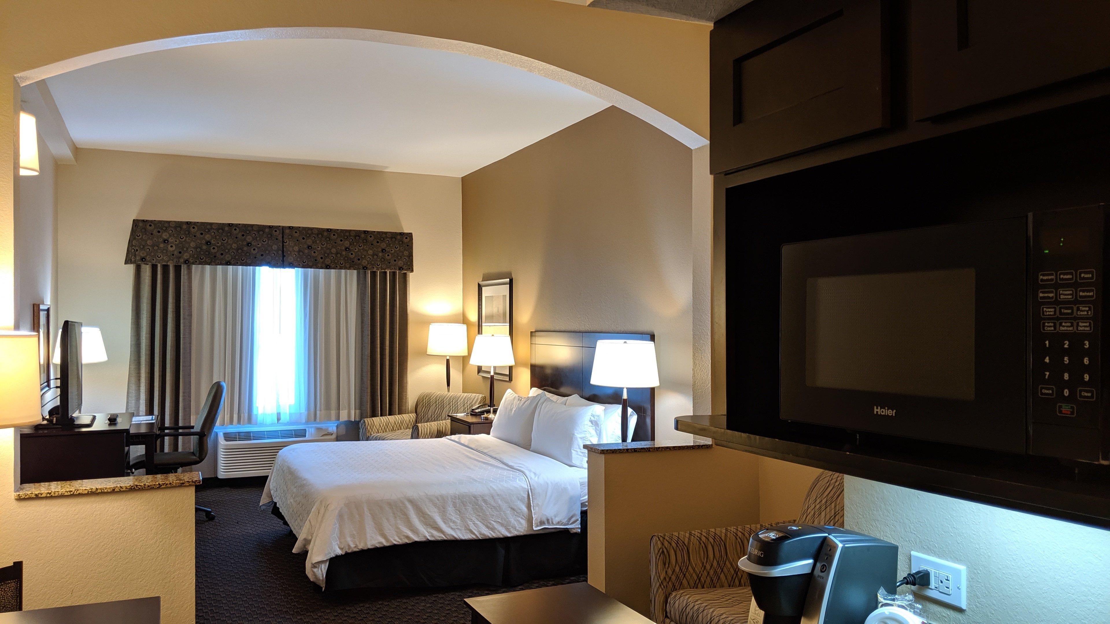 Holiday Inn Express & Suites Clinton By Ihg Εξωτερικό φωτογραφία
