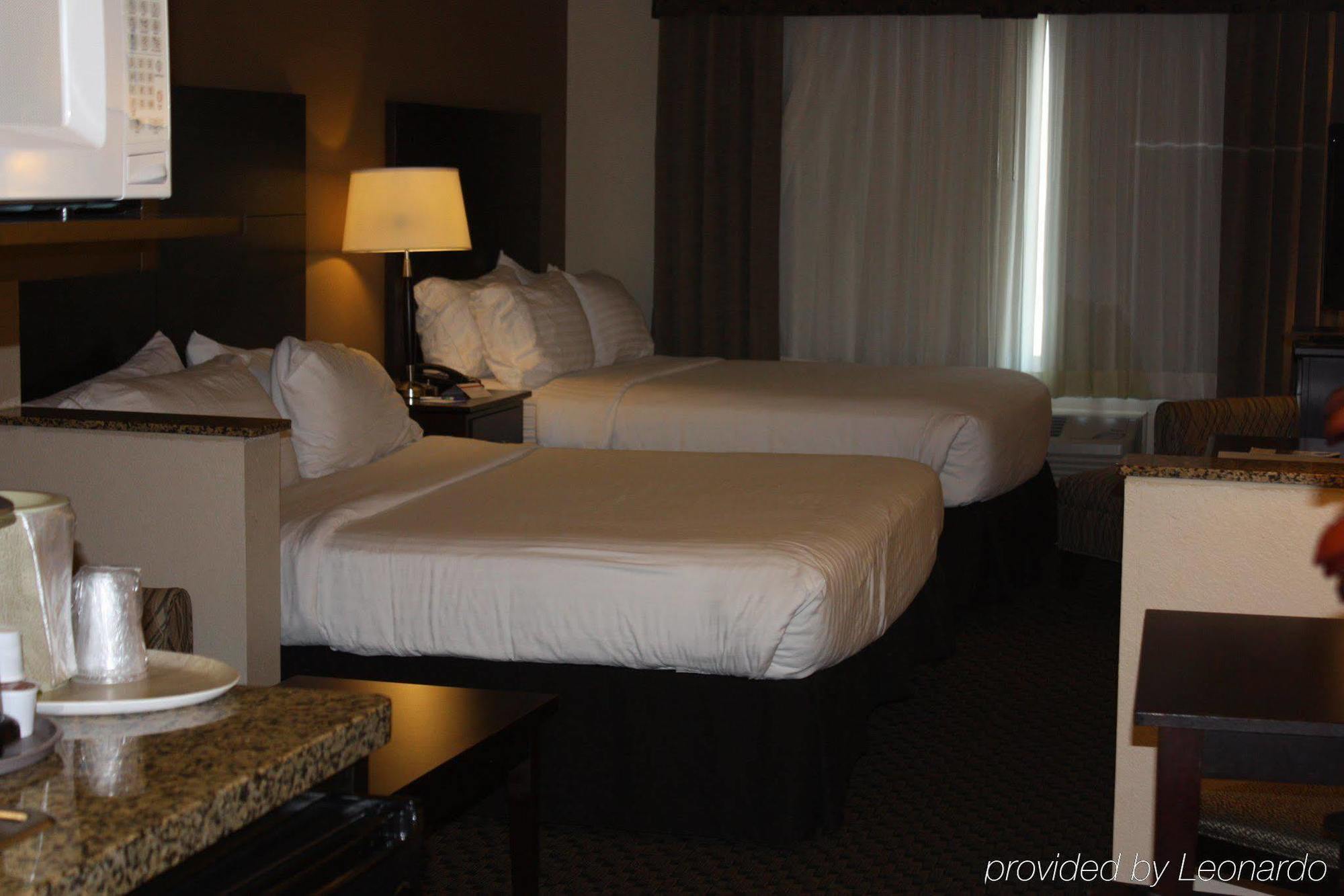 Holiday Inn Express & Suites Clinton By Ihg Εξωτερικό φωτογραφία